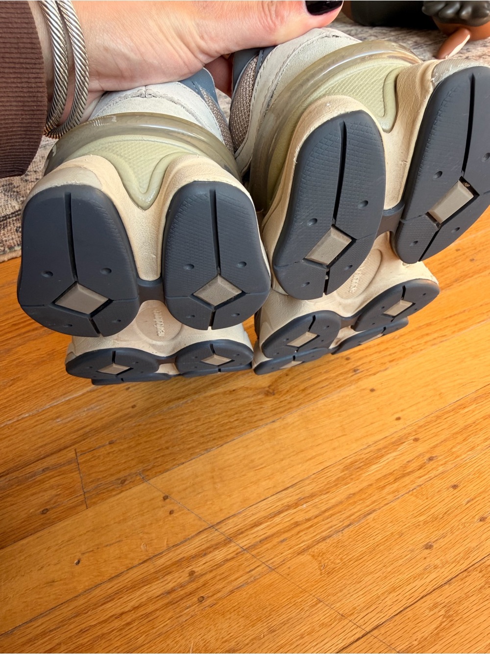 New Balance 9060 - Picture 4 of 11